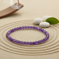 Bracelet minimaliste en Améthyste naturelle 4mm, idéal pour la sérénité et l'intuition.