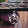 Pendentif Arbre de Vie en métal argenté serti d'une Améthyste naturelle, bijou de soin énergétique.