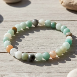 Bracelet en perles de 6mm de fleur d’amazonite mate ajustable et magnétisée.