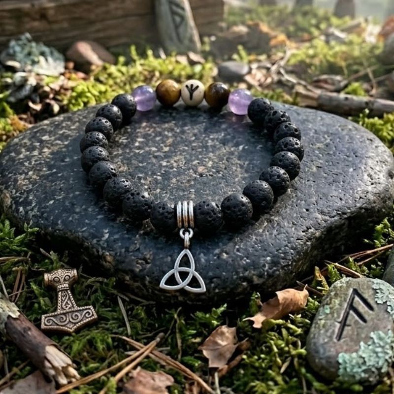 Bracelet sacré Algiz : Améthyste, Œil de Tigre, Pierre de Lave et bois pyrogravé à la main.